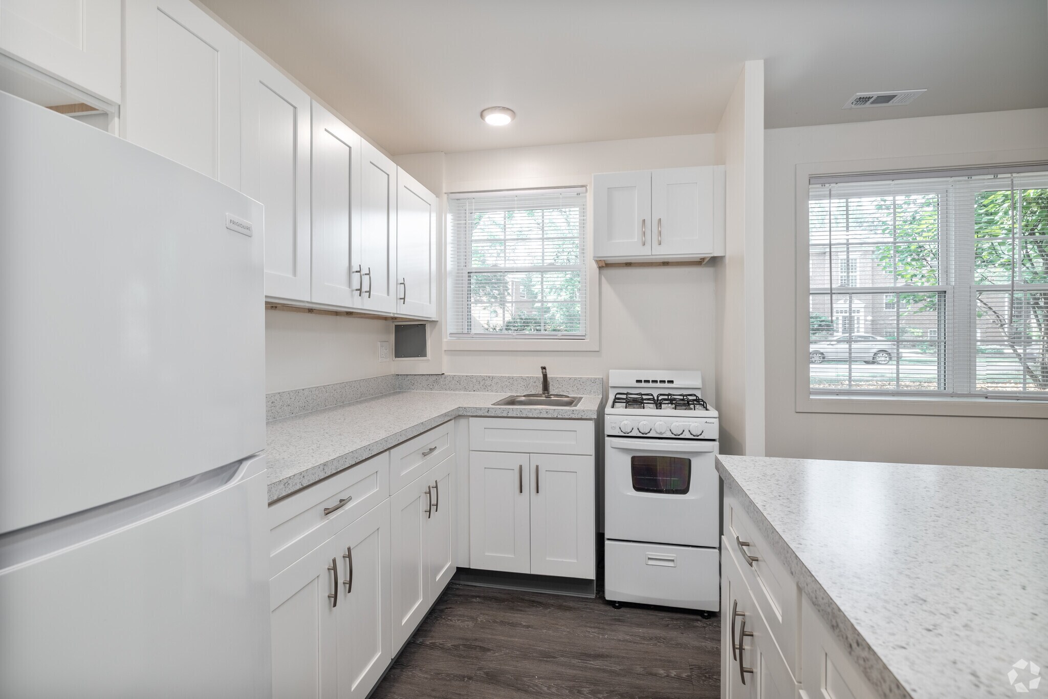 Broadview Gardens Apartments – photo 3