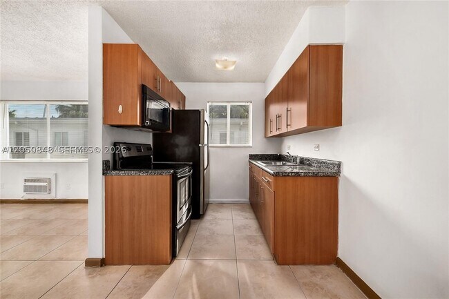 Building Photo - 932 Moffett St