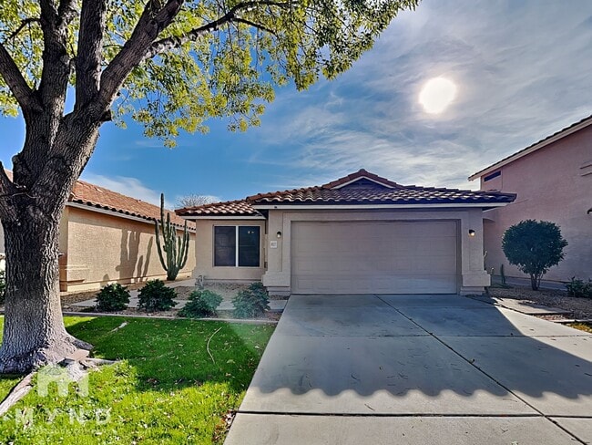 Building Photo - 8027 W Laurel Ln