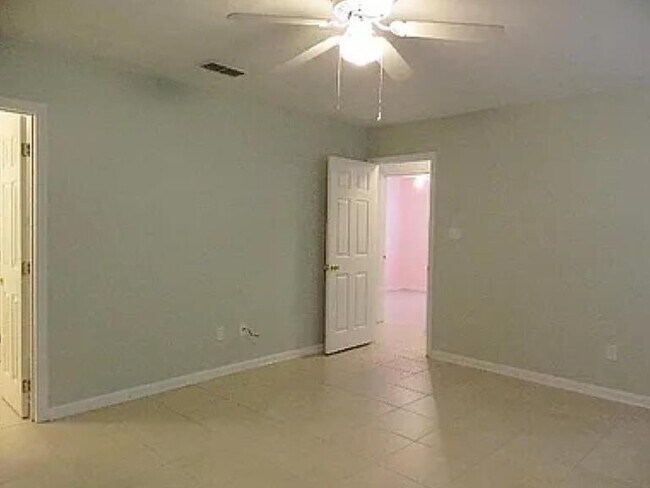 Foto del edificio - 7323 Hollis St