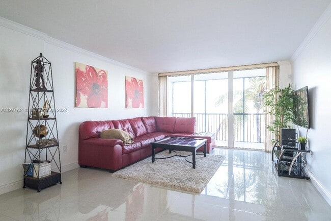Building Photo - 1175 NE Miami Gardens Dr