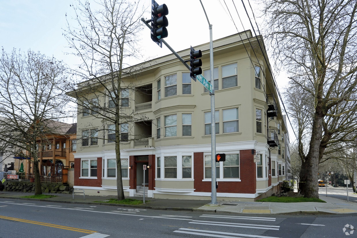 Primary Photo - The Delmont