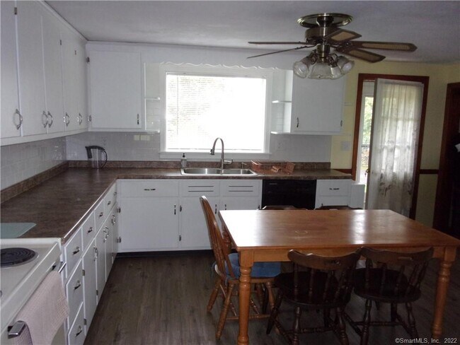 Building Photo - 287 Plains Rd