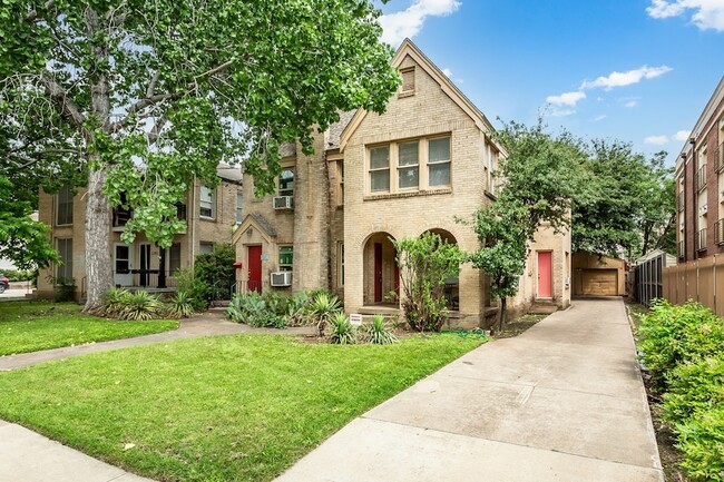 Building Photo - 5705 Ross Ave