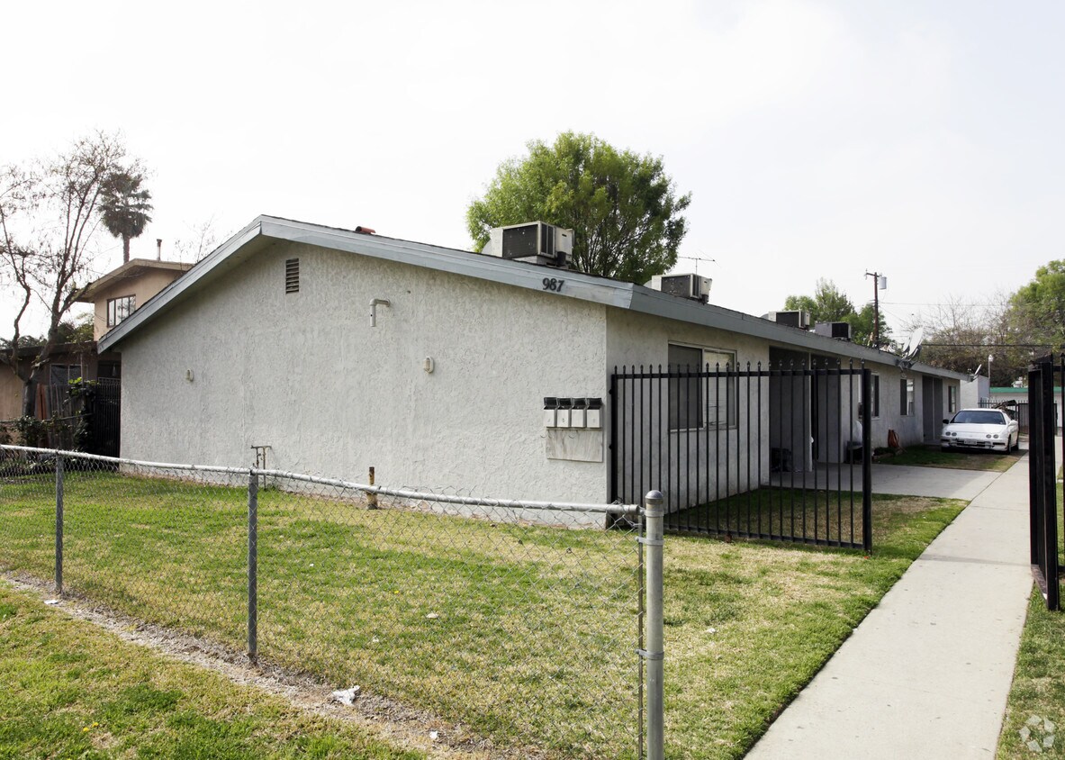 Building Photo - 975-987 Waters Ave