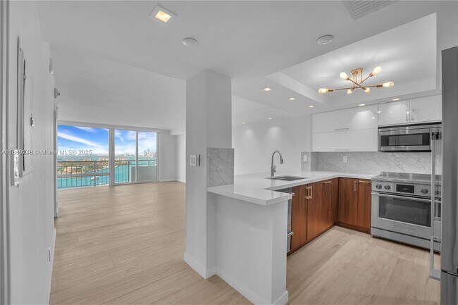 Foto del edificio - 400 South Pointe Dr