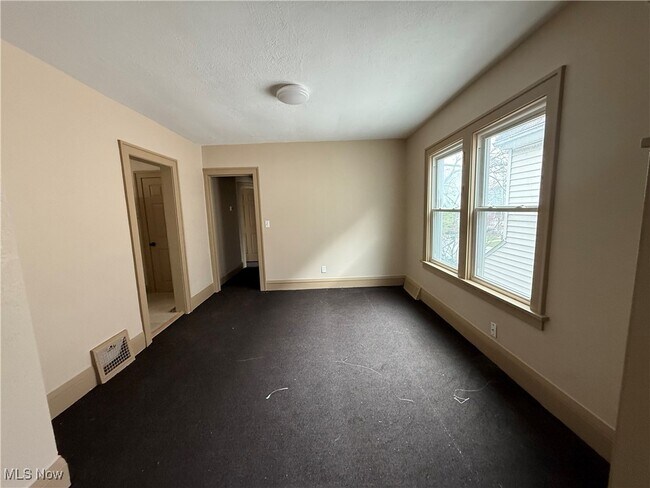 Foto del edificio - 3147 W 82nd St