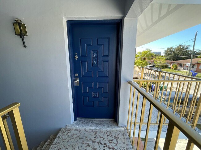 Building Photo - 471 NW 25th Ct