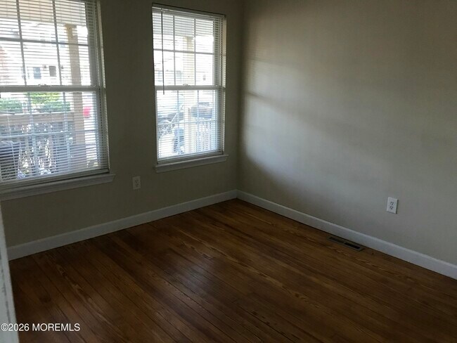 Foto del edificio - 112a 18th Ave