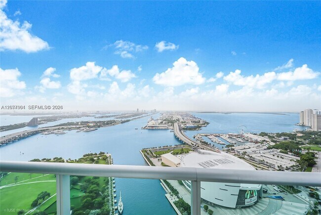 Building Photo - 900 Biscayne Blvd