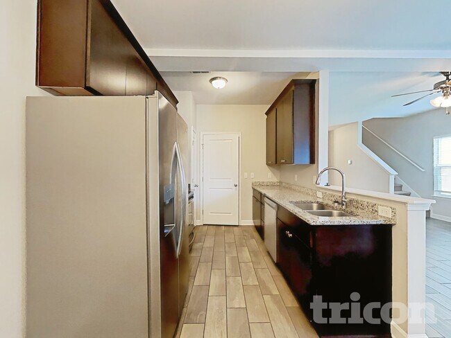 Foto del edificio - 2169 Cason Ln