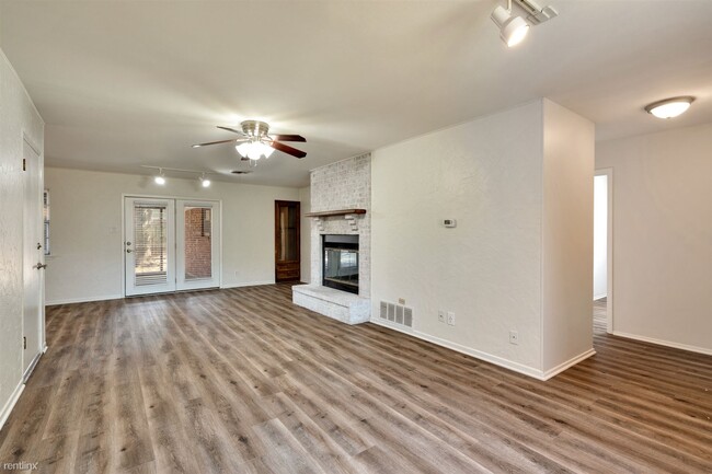 Foto del edificio - 3 br, 2 bath House - 1520 Melody Lane