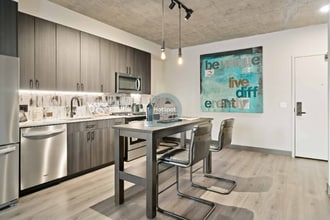 Building Photo - 190 N Ada St