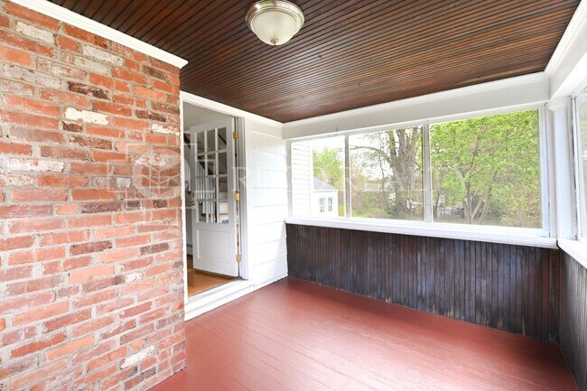 Foto del edificio - Charming single family home with 3 bedrooms!