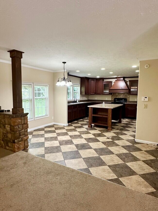 Foto del edificio - 3011 Ryans Creek Rd