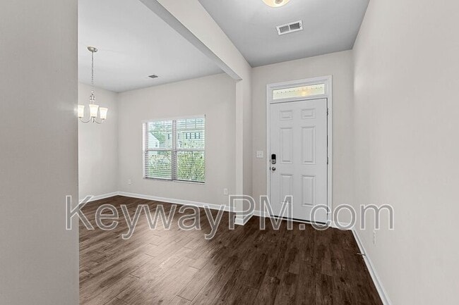 Building Photo - 5033 Vine Ln