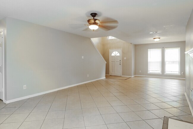 Building Photo - 1206 Caraquet Dr