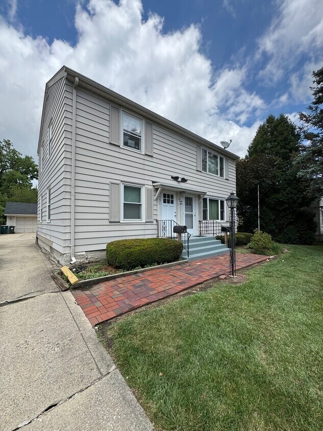 Primary Photo - 531 W Wilson St