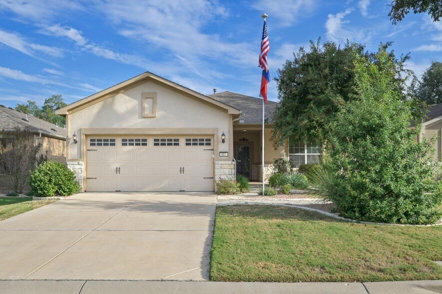 Foto principal - 603 Martin Creek Ln