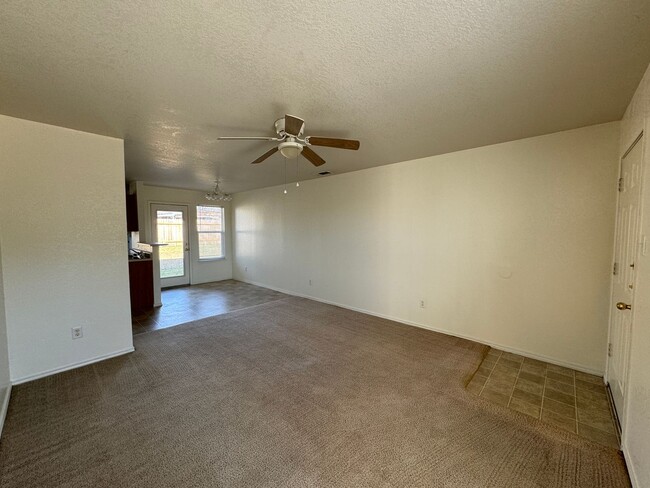 Building Photo - 403 Creek St