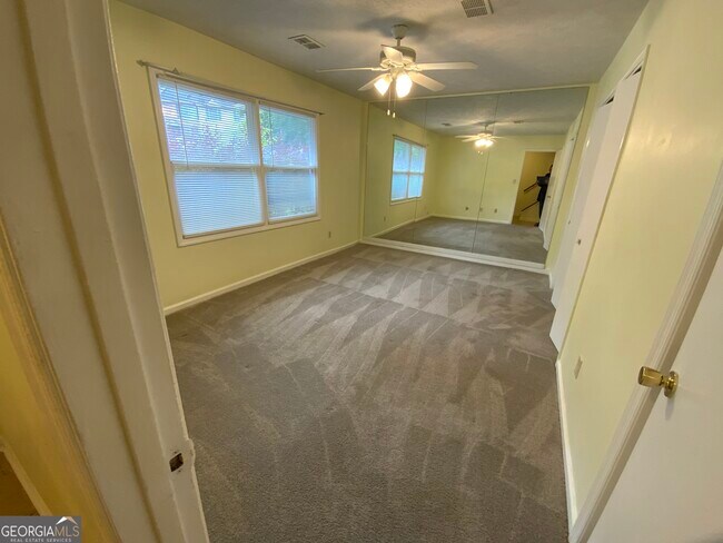 Building Photo - 8 Westridge Cir SW