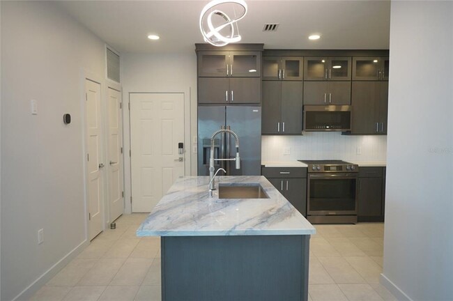 Building Photo - 5000 Culbreath Key Way