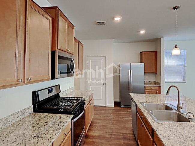 Foto del edificio - 14221 W Georgia Dr