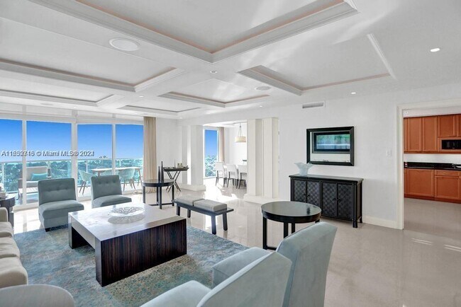 Building Photo - 20201 E Country Club Dr