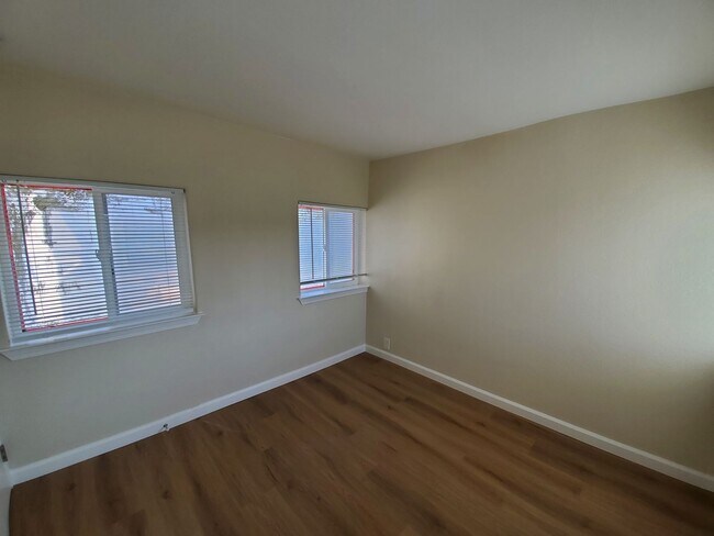 Foto del edificio - Vacant- Must Apply to schedule viewing