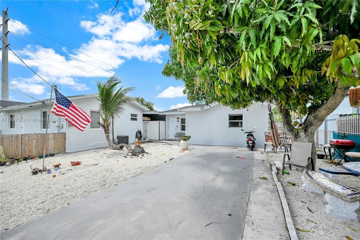 Foto principal - 6501 SW 4th St