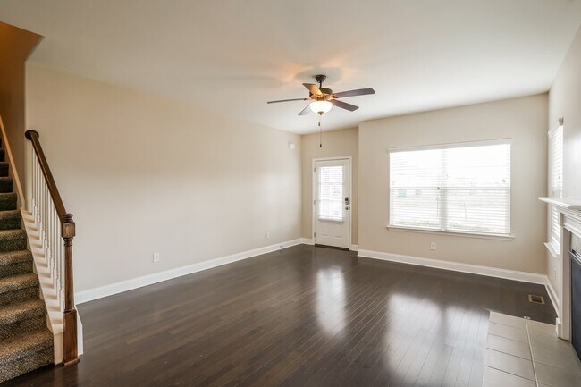 Building Photo - 1040 Solomon Ln
