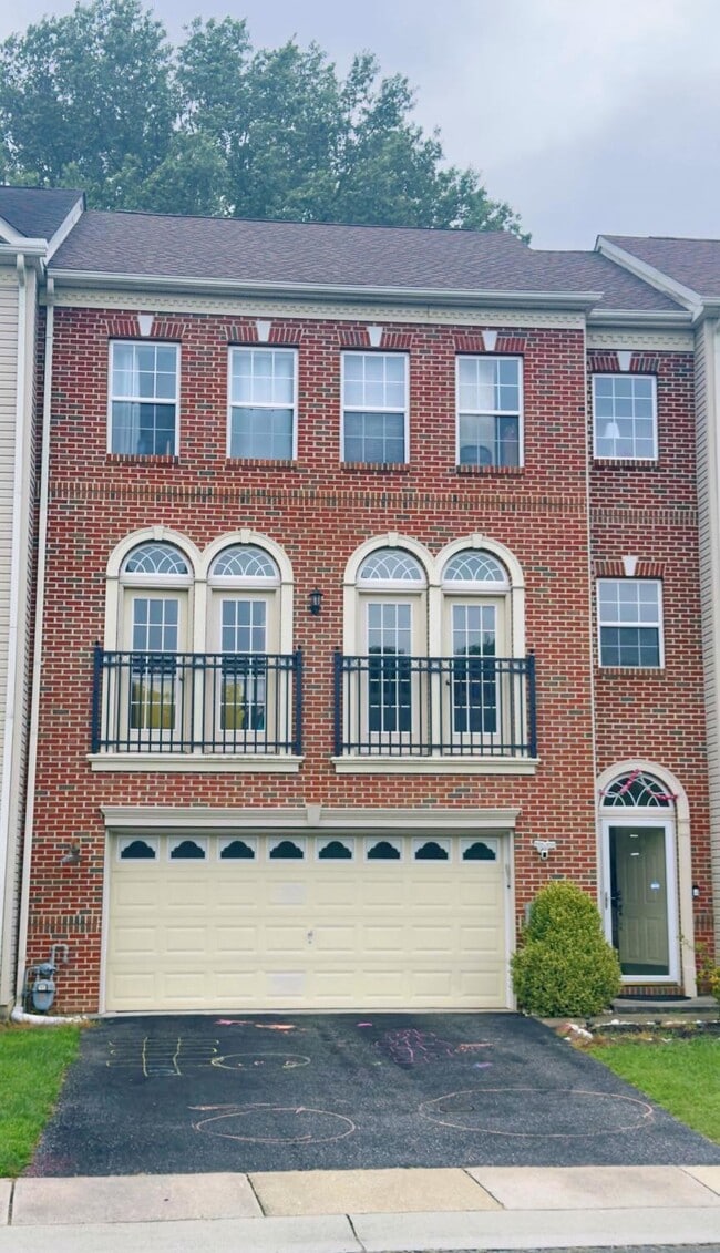 Building Photo - 3 Sycamore Ln