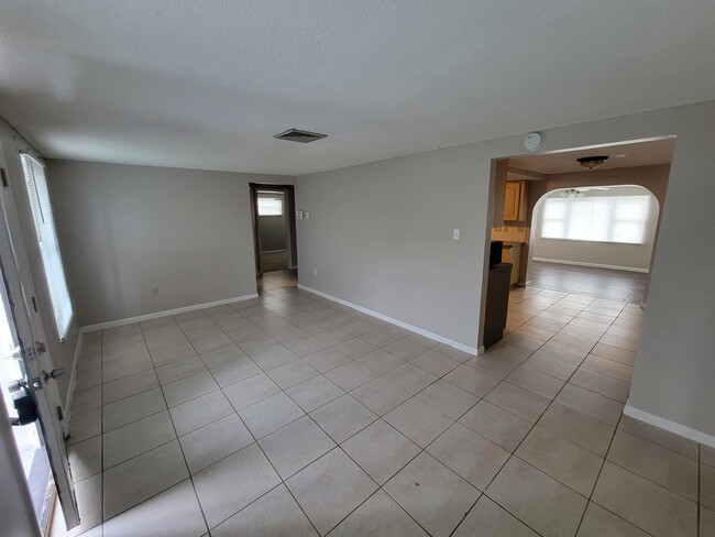 Building Photo - 7914 Wallaba Ln