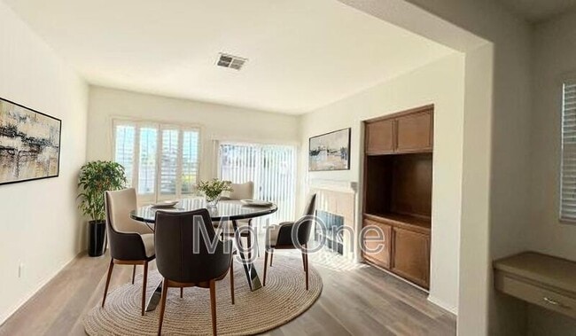 Foto del edificio - 22365 Summer Holly Ave