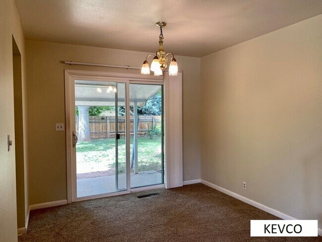 Building Photo - Great Home with Huge Yard