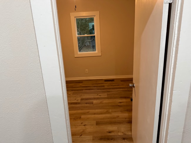 Foto del edificio - 1315 E Anderson St