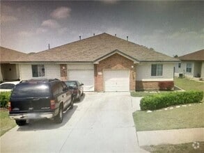 Building Photo - 2808 Southampton Way