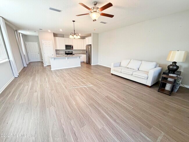 Foto del edificio - 13295 Didymus Dr