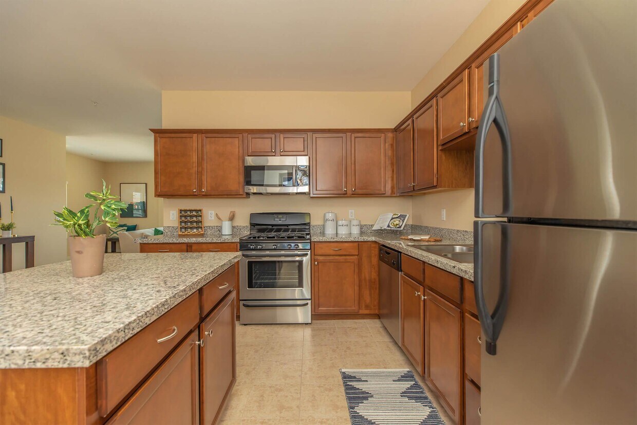 Foto principal - Vineyards at Palm Desert Apartment Homes