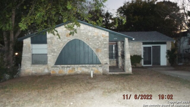Foto principal - 6018 Pancho Villa Dr