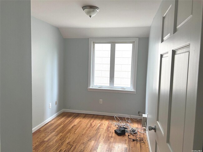 Foto del edificio - 2858 Sampson Ave