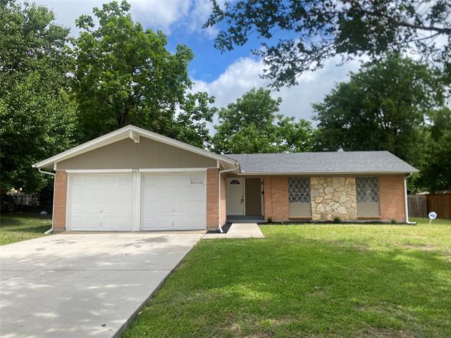 Foto principal - 229 Highridge Dr