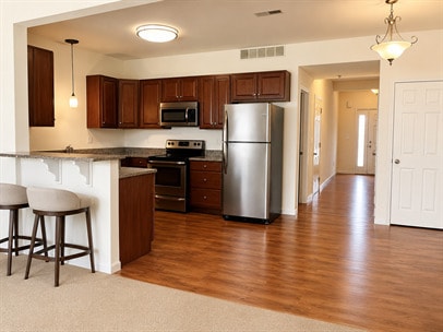 Building Photo - The Ridgeview Townhomes & The Crossings