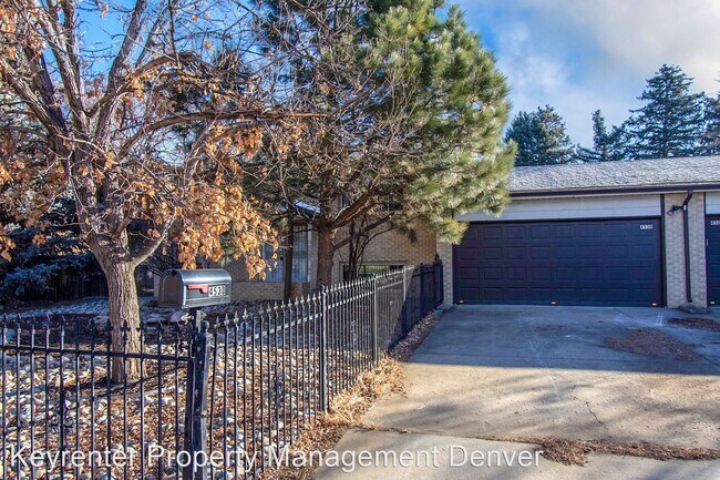 Foto del edificio - 3 br, 3 bath House - 4530 Holland St