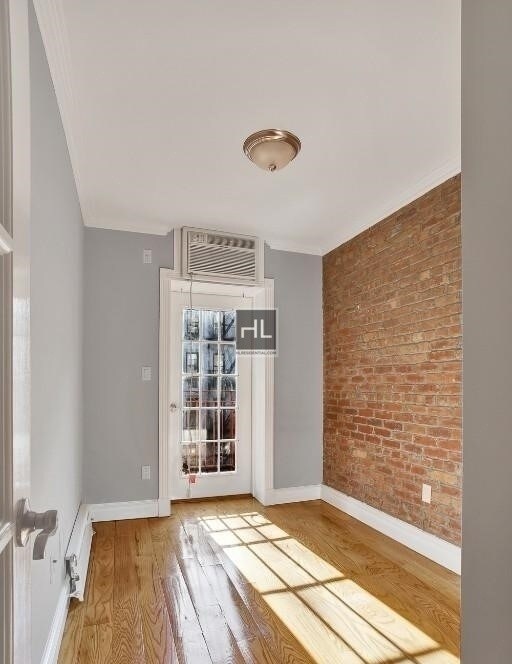 Building Photo - East 9th Street