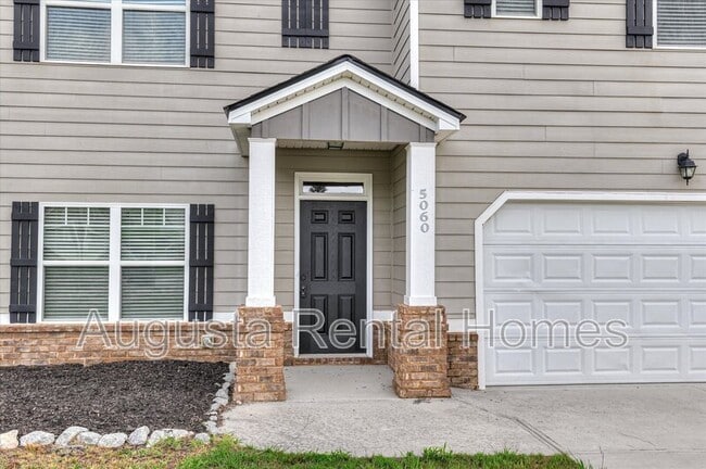 Building Photo - 5060 Vine Ln