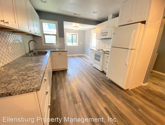Building Photo - 2 br, 1 bath House - 105 N Okanogan St