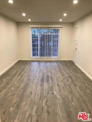 Building Photo - 1250 N Orange Grove Ave
