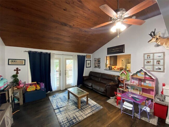 Foto del edificio - 2002 Ave P