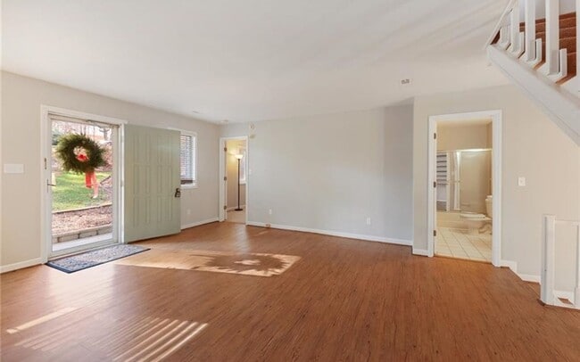 Building Photo - 4/ 2 Home for Rent